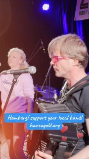„Will dir die Welt zu Füßen legen“ Hansagold @zinnschmelze #hamburg #deutschpop #elbe #live #indie #newcomer #hansagold